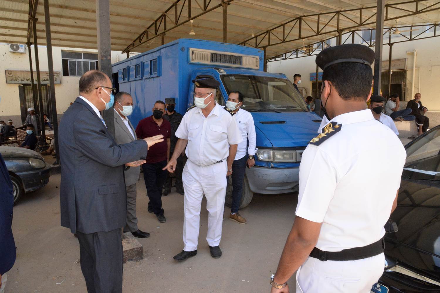 تفقد_مركز_لقاح_كورونا_بمستشفى_الايمان_العام_(10)