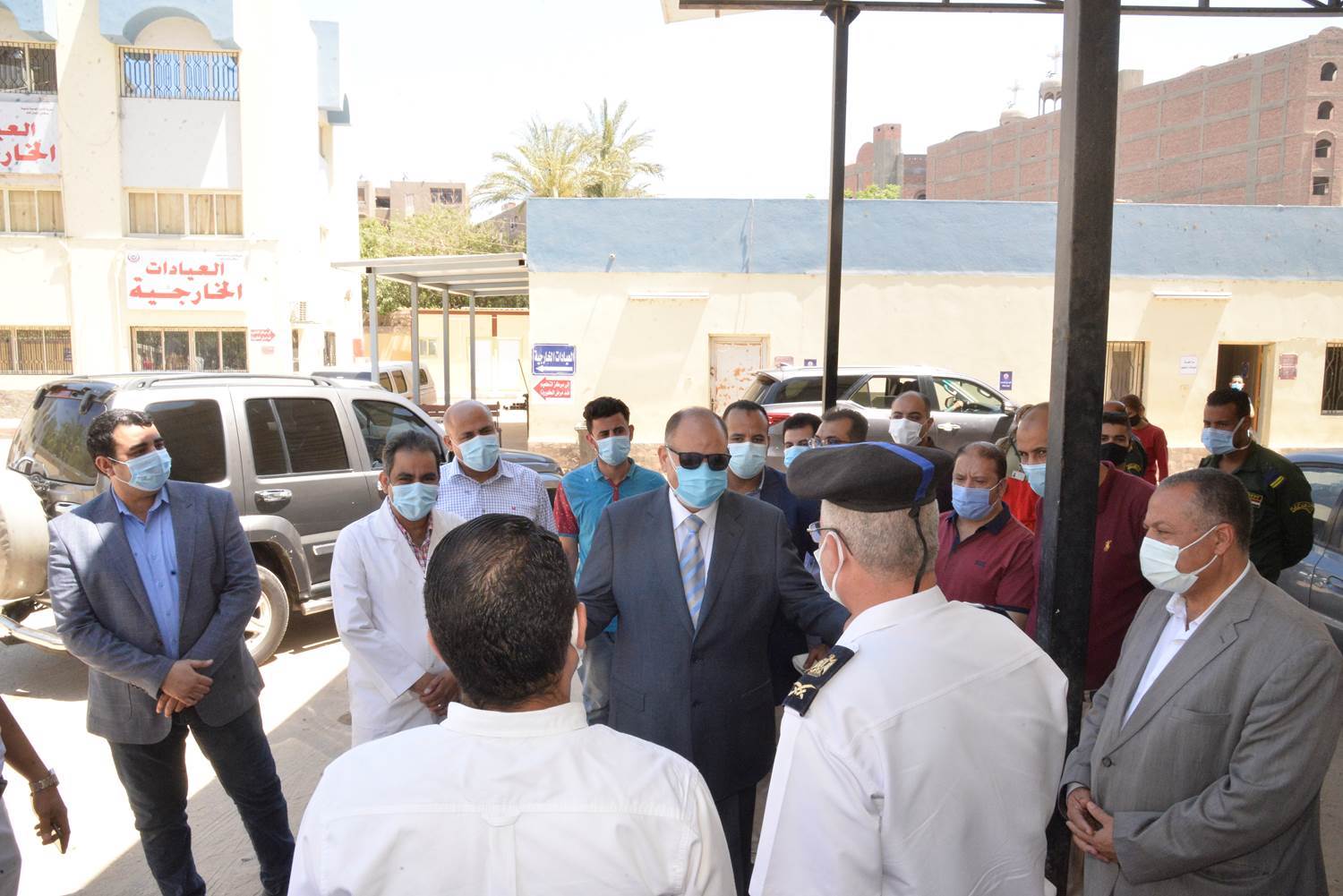 تفقد_مركز_لقاح_كورونا_بمستشفى_الايمان_العام_(11)