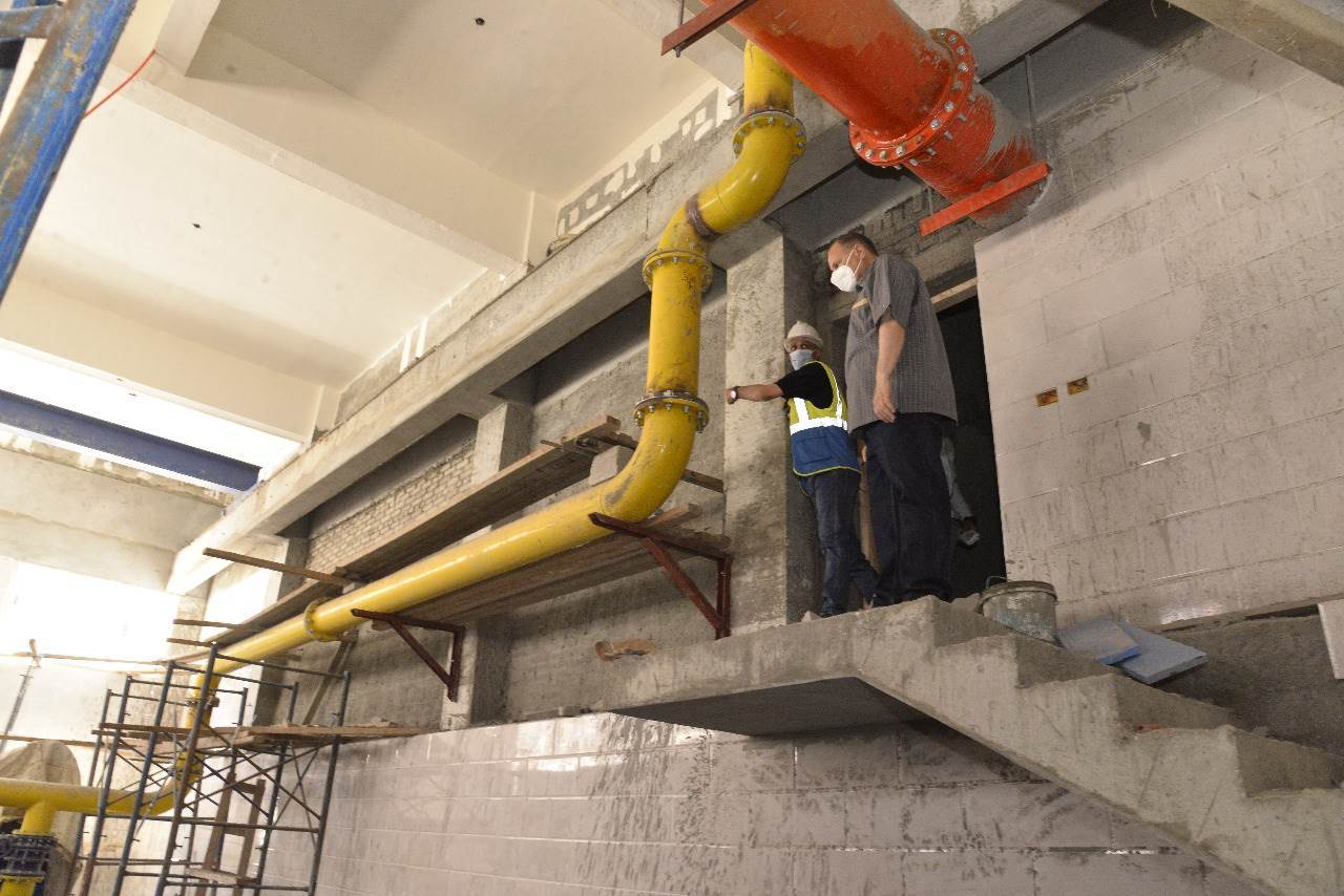 محافظ_أسيوط_يتفقد_أعمال_إحلال_وتجديد_محطة_مياه_التشيكى_(12)