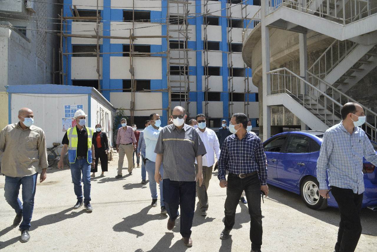 محافظ_أسيوط_يتفقد_أعمال_إحلال_وتجديد_محطة_مياه_التشيكى_(14)