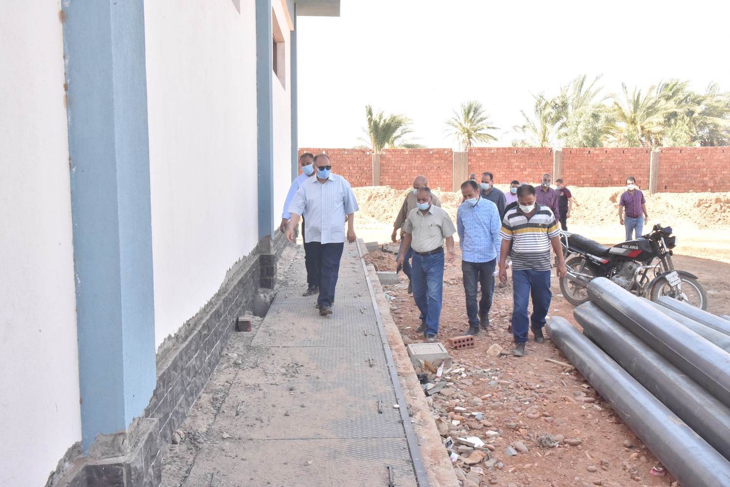 محافظ_أسيوط_يتفقد_أعمال_إنشاء_المرحلة_الثانية_من_محطة_صرف_صحي_عرب_المدابغ_(1)