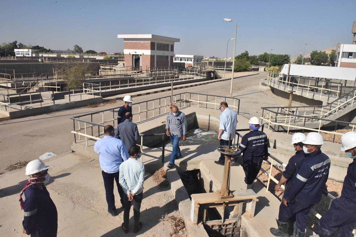 محافظ_أسيوط_يتفقد_أعمال_إنشاء_المرحلة_الثانية_من_محطة_صرف_صحي_عرب_المدابغ_(25)