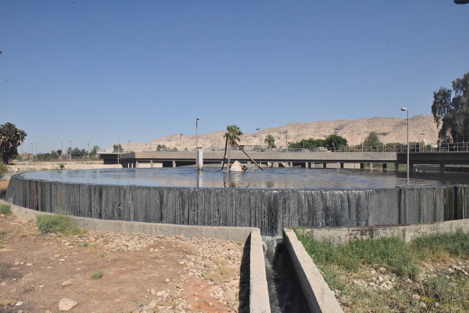 محافظ_أسيوط_يتفقد_أعمال_إنشاء_المرحلة_الثانية_من_محطة_صرف_صحي_عرب_المدابغ_(29)