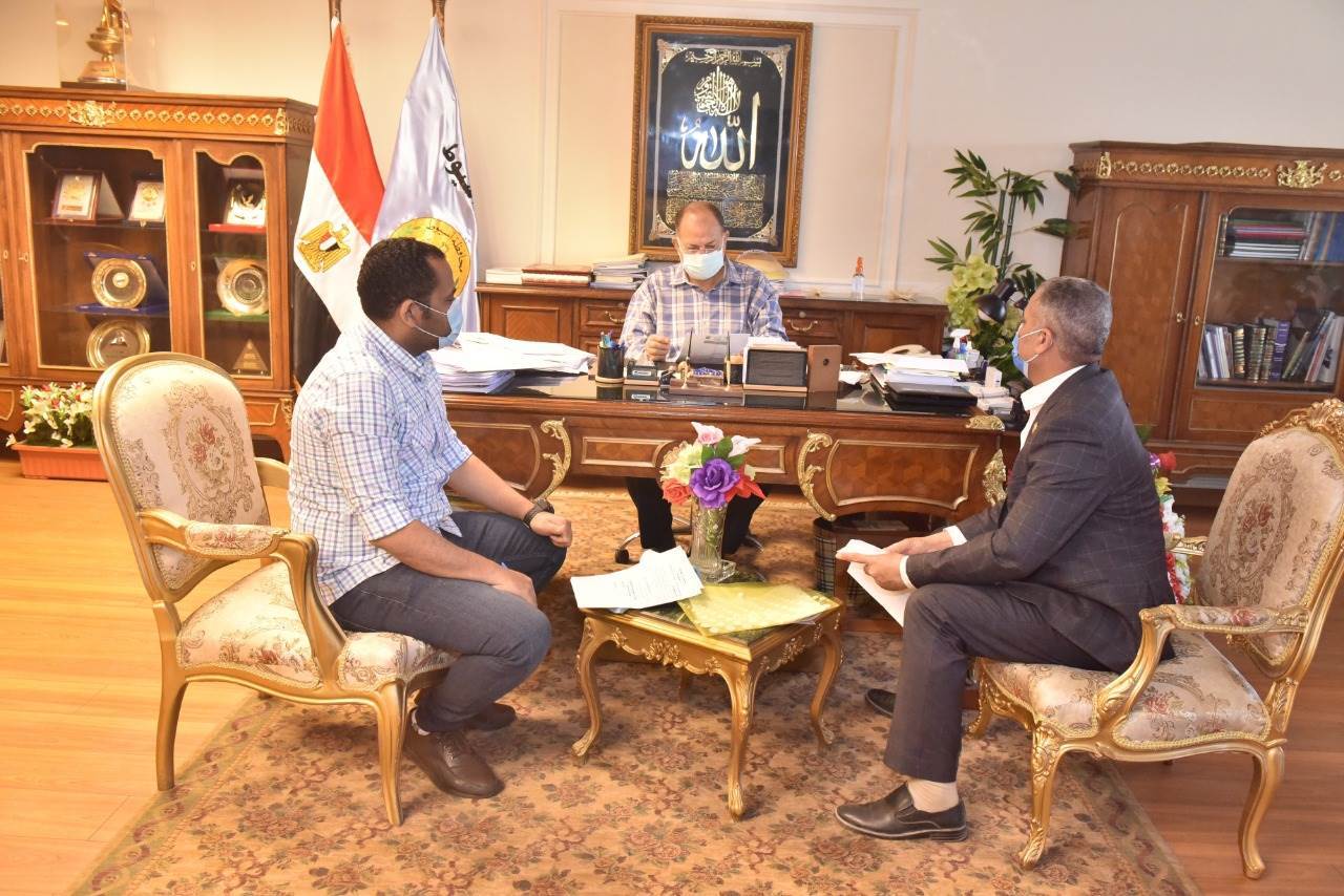 محافظ_أسيوط_يلتقي_بعض_أعضاء_مجلس_النواب_والشيوخ_(4)