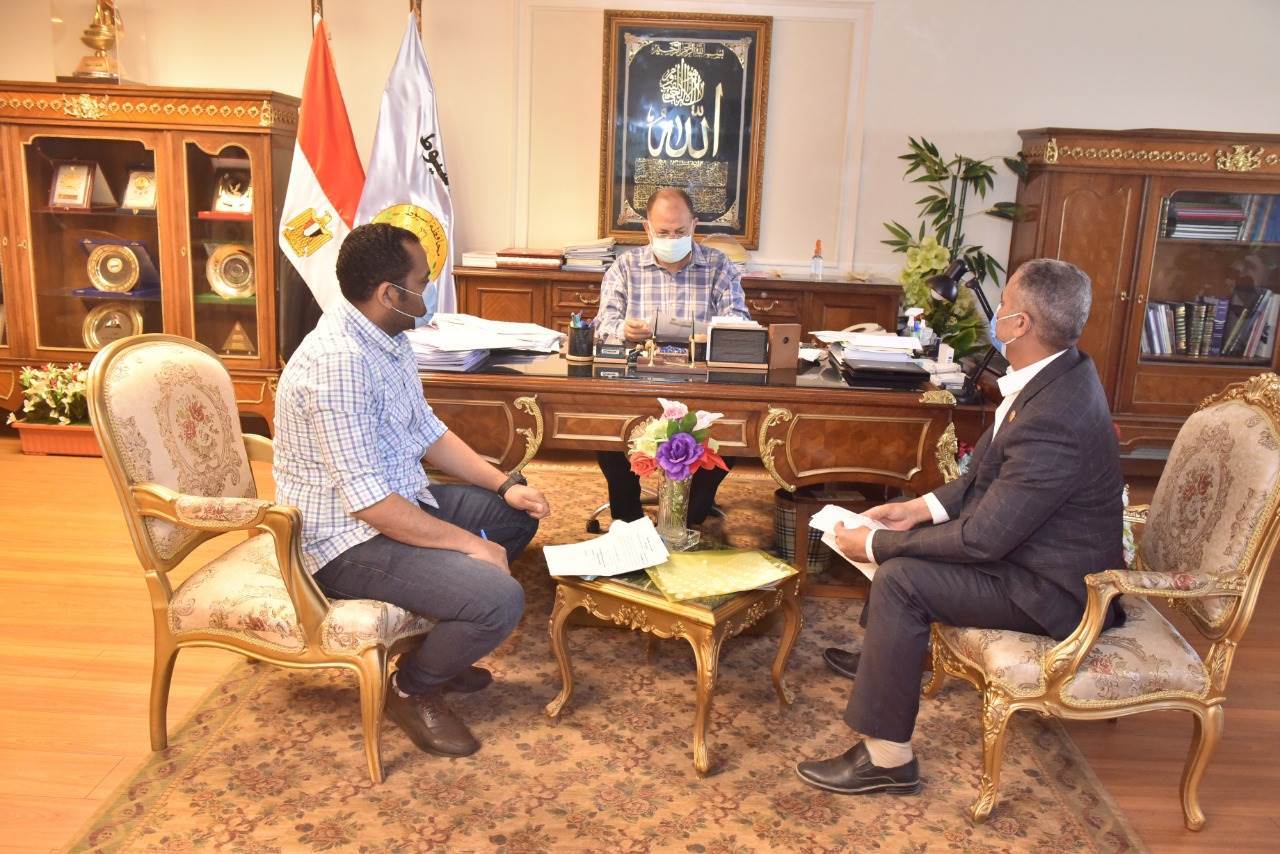 محافظ_أسيوط_يلتقي_بعض_أعضاء_مجلس_النواب_والشيوخ_(5)