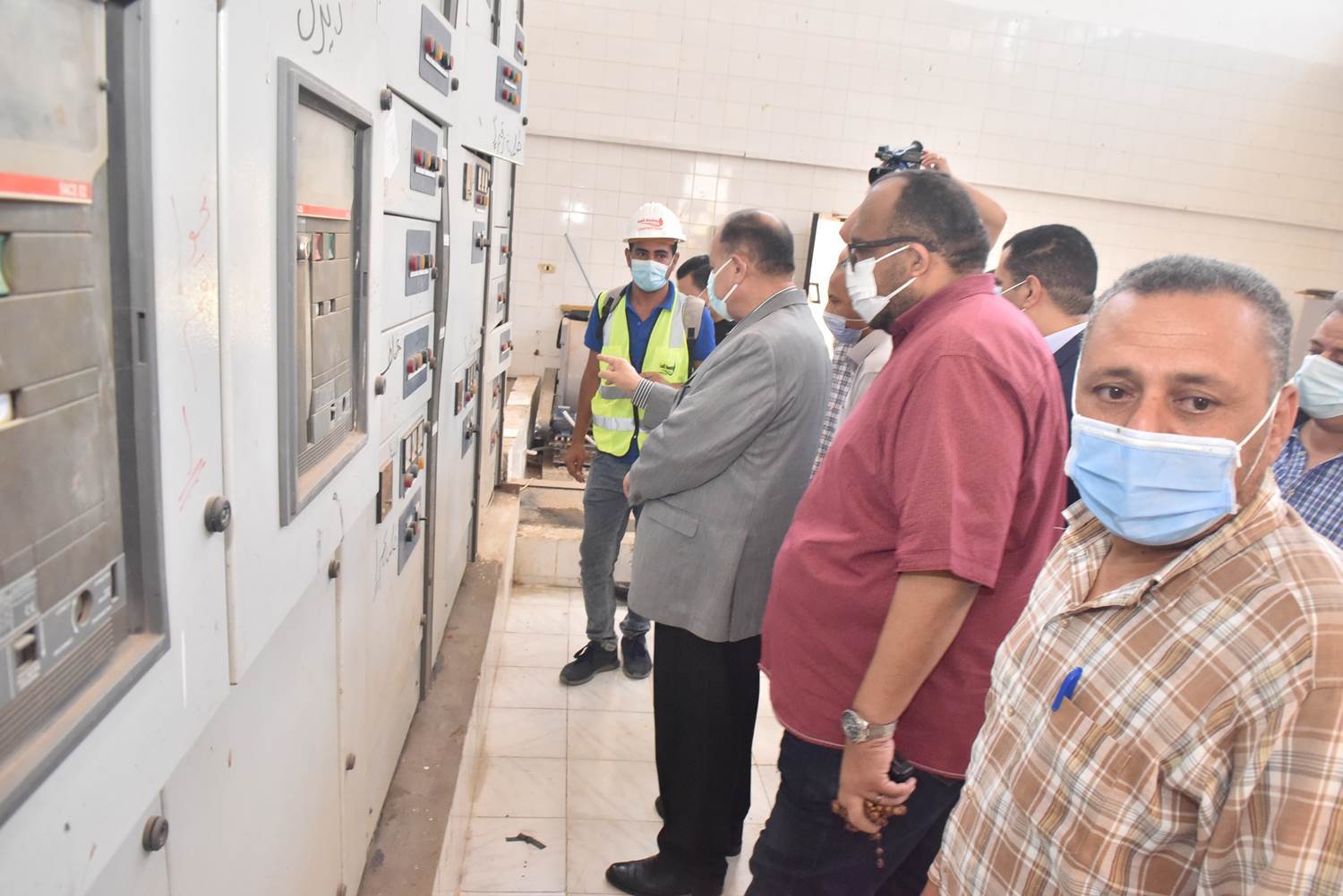 محافظ_أسيوط_يتفقد_محطة_رفع_صرف_صحي_الحما_وبعض_شبكات_الصرف_بمنفلوط_(23)