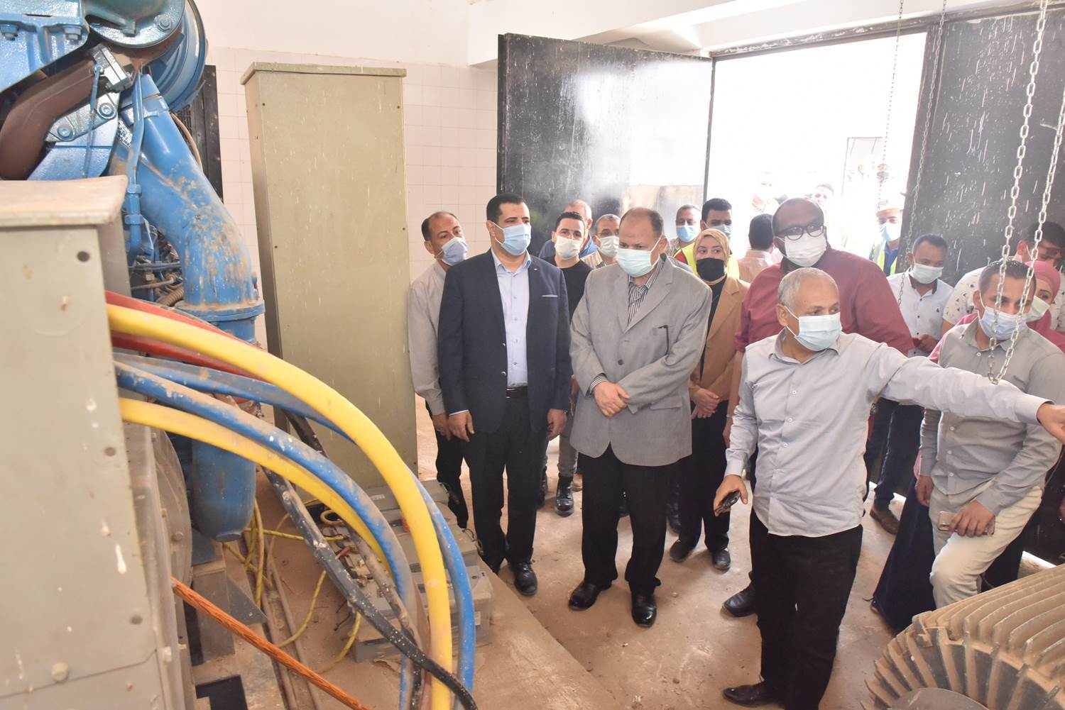 محافظ_أسيوط_يتفقد_محطة_رفع_صرف_صحي_الحما_وبعض_شبكات_الصرف_بمنفلوط_(9)