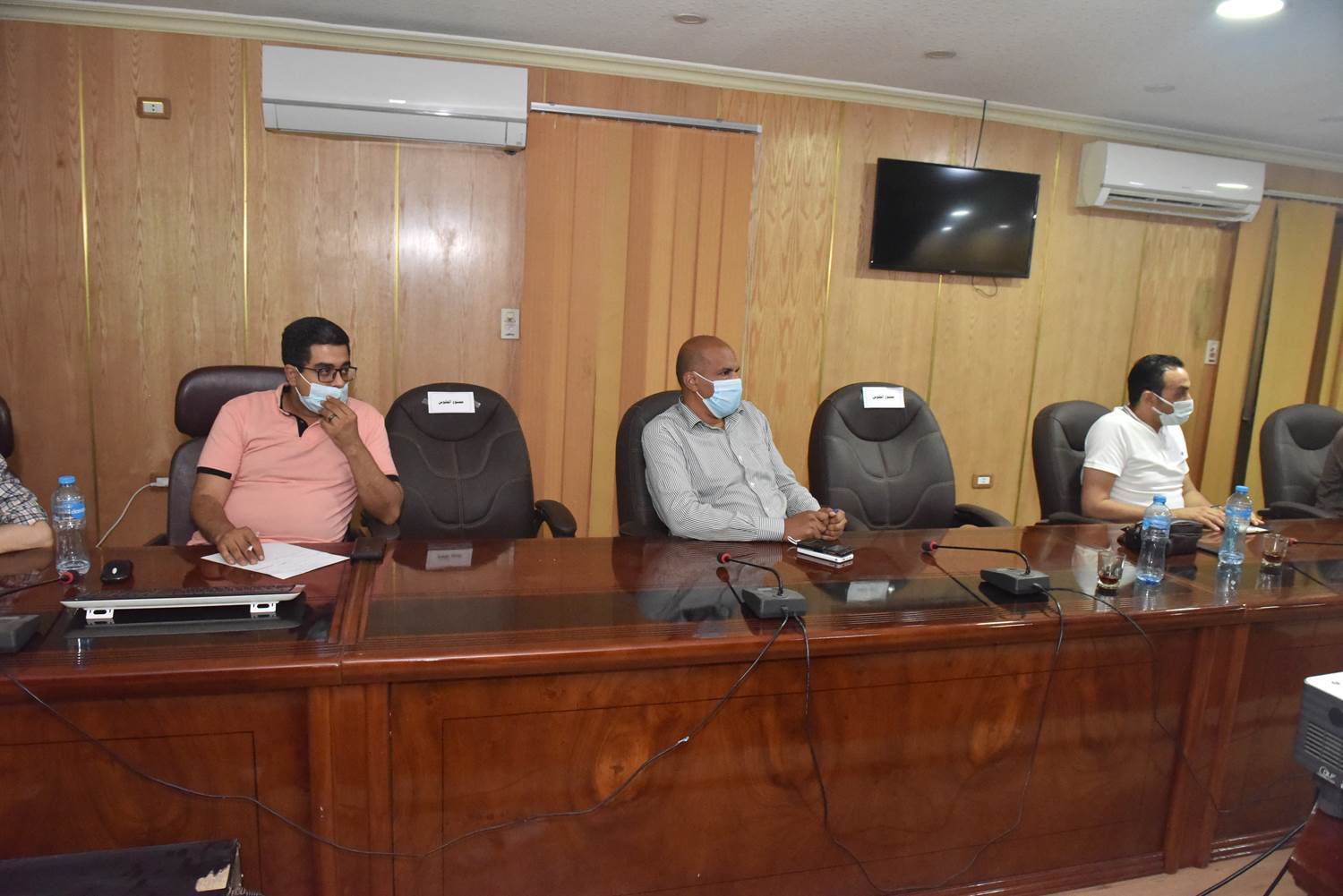 محافظ_أسيوط_يجتمع_مع_مسئولي_الصرف_الصحي_لتذليل_العقبات_لتشغيل_مشروع_صرف_صحي_ديروط_(8)