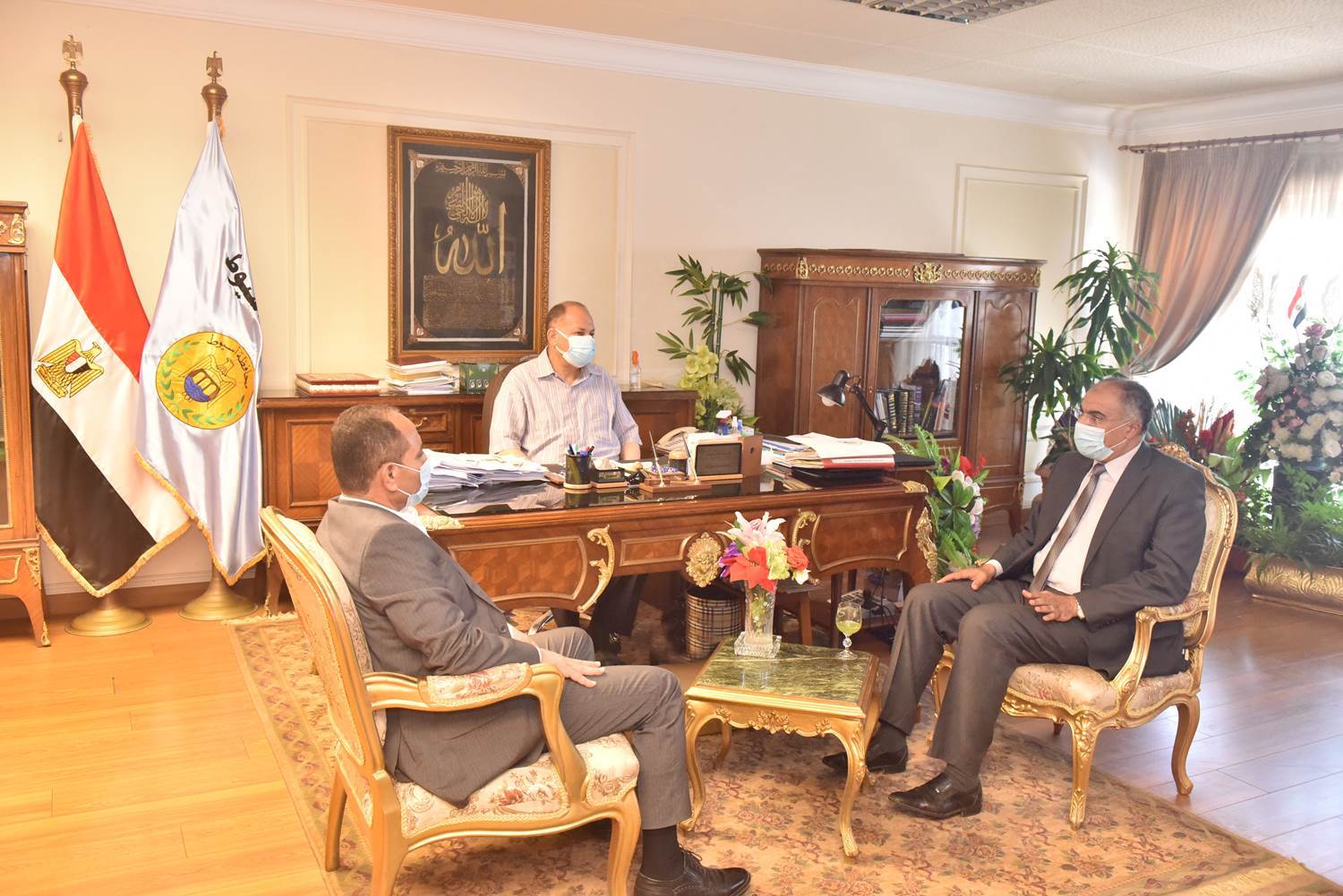 محافظ_أسيوط_يجتمع_مع_مسئولي_أملاك_الدولة_بوزارة_الري_(1)