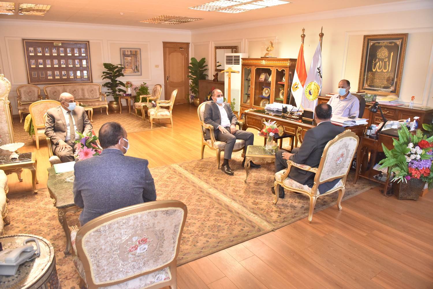محافظ_أسيوط_يجتمع_مع_مسئولي_أملاك_الدولة_بوزارة_الري_(2)