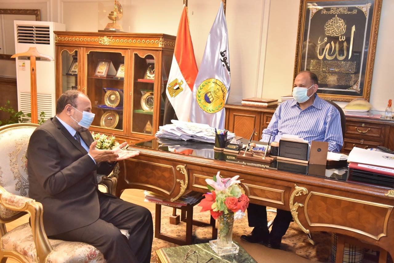 محافظ_أسيوط_يلتقي_نائب_رئيس_جامعة_الأزهر__(3)