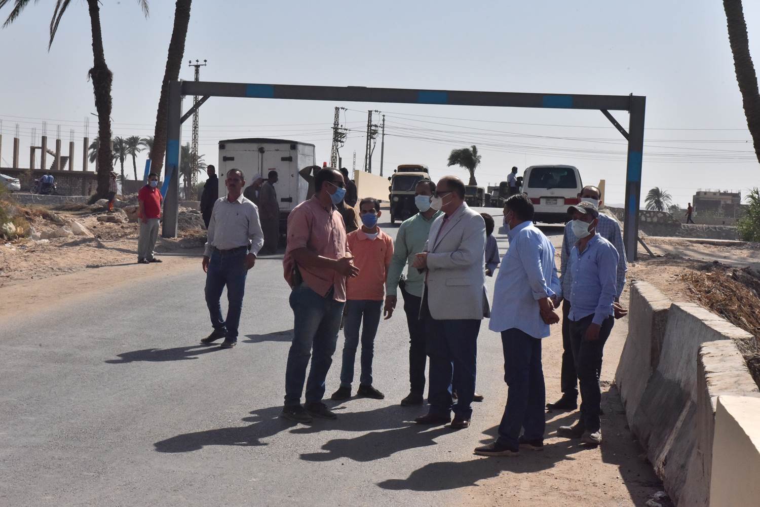 محافظ_أسيوط_يتفقد_أعمال_تنفيذ_كوبرى_الكيلو_149_بمركز_أبوتيج_(3)