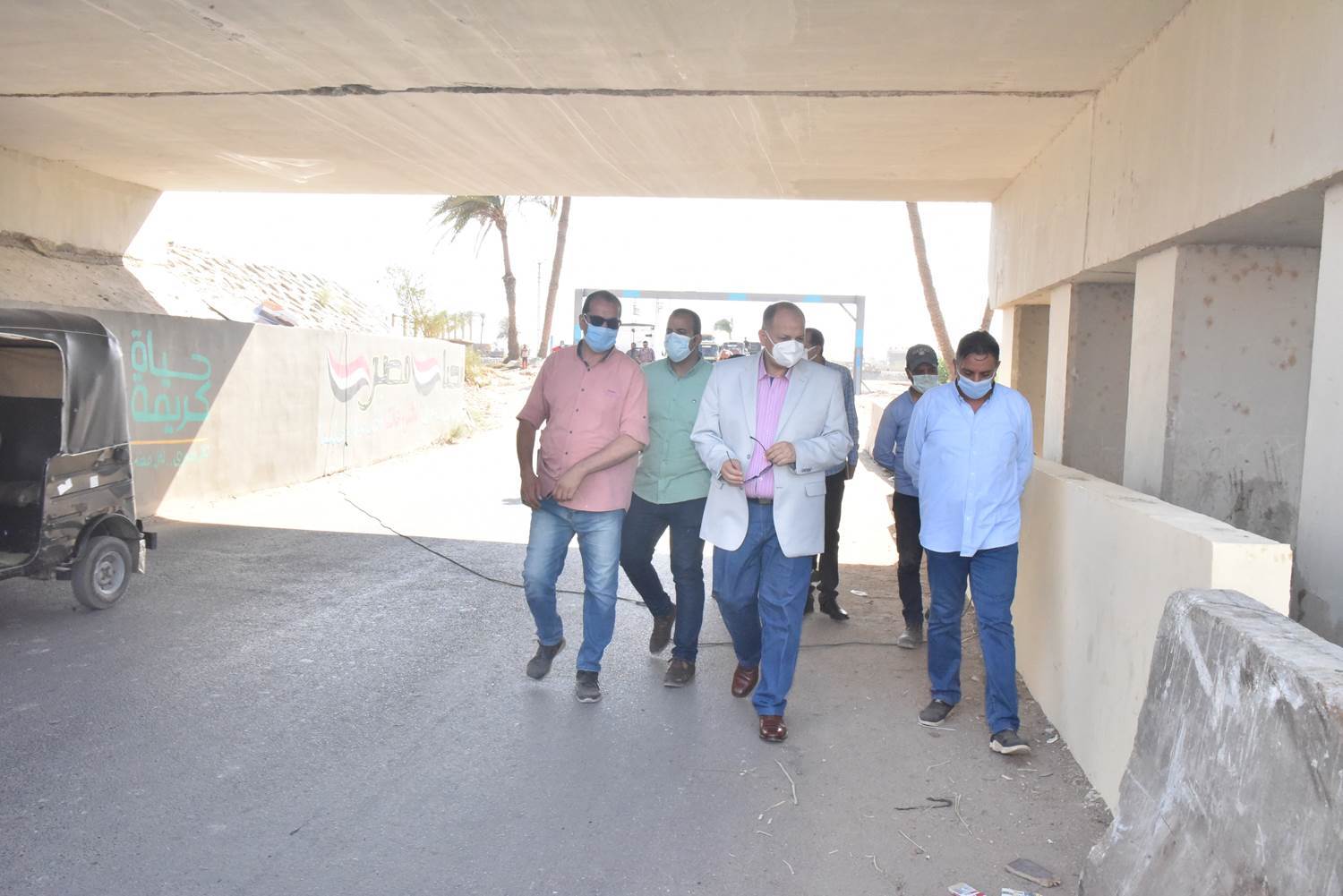 محافظ_أسيوط_يتفقد_أعمال_تنفيذ_كوبرى_الكيلو_149_بمركز_أبوتيج_(6)_-_Copy