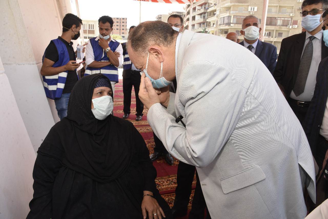 محافظ_أسيوط_يشهد_انطلاق_قوافل_حزب_حماة_الوطن_سجل___اتطعم(5)