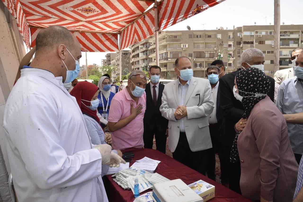 محافظ_أسيوط_يشهد_انطلاق_قوافل_حزب_حماة_الوطن_سجل___اتطعم(6)