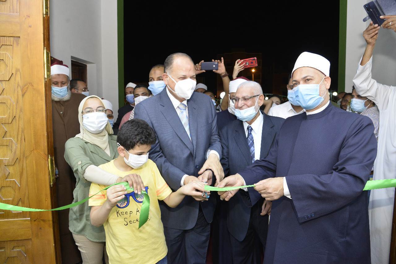 محافظ_أسيوط_يفتتح_مسجد_الرحمن_بمدينة_أسيوط_الجديدة_(3)