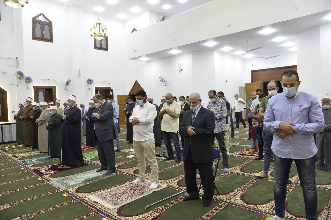 محافظ_أسيوط_يفتتح_مسجد_الرحمن_بمدينة_أسيوط_الجديدة_(8)