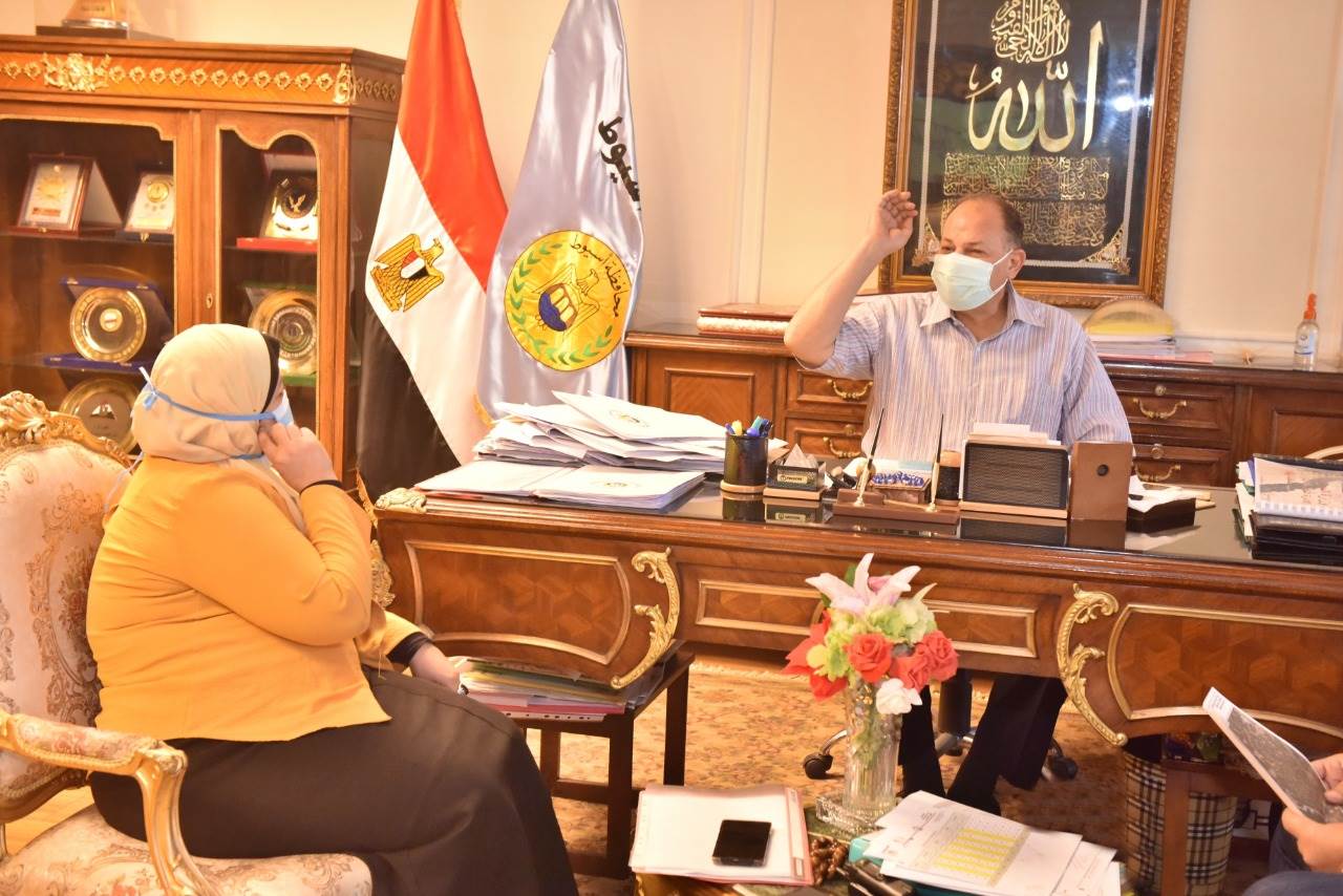 محافظ_أسيوط_يشيد_بقرار_رئيس_الوزراء_بالموافقة_على_قبول_الطلبات_التي_تقدم_بها_المواطنون_للتصالح_(1)