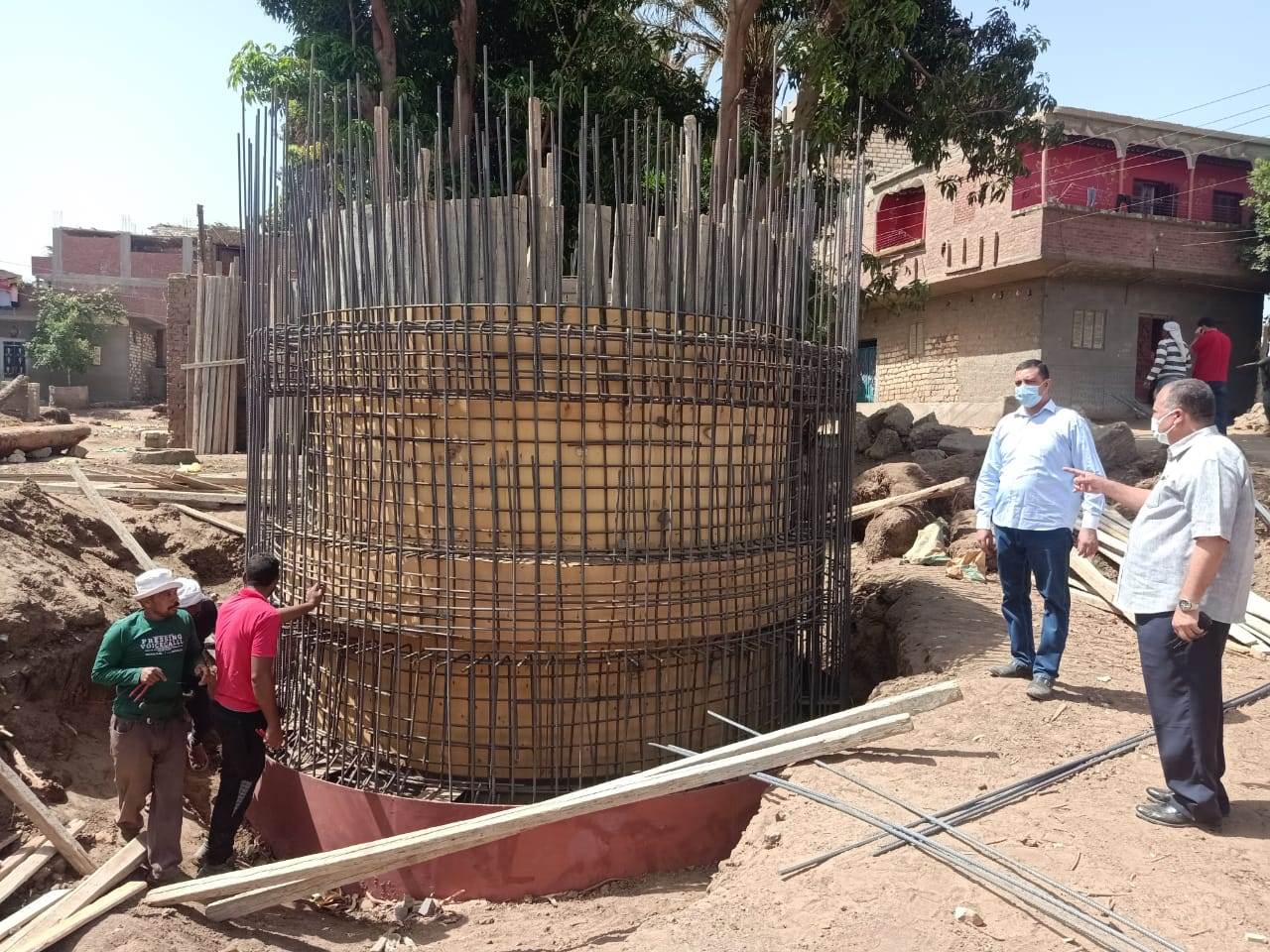 السكرتير_المساعد_يتفقد_مشروعات_حياة_كريمة_بالفتح_والساحل_(1)