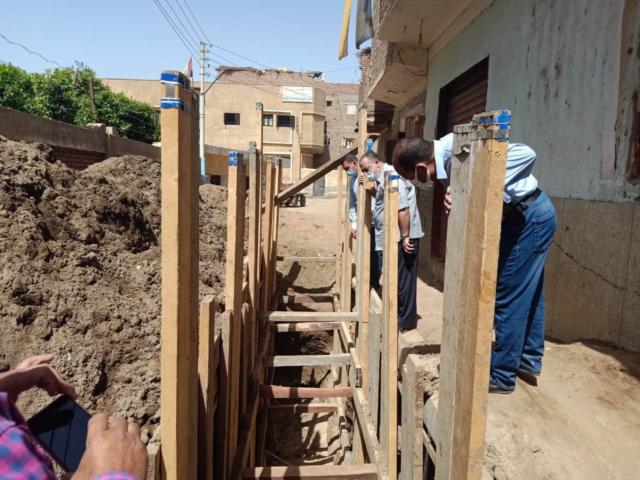 السكرتير_المساعد_يتفقد_مشروعات_حياة_كريمة_بالفتح_والساحل_(4)