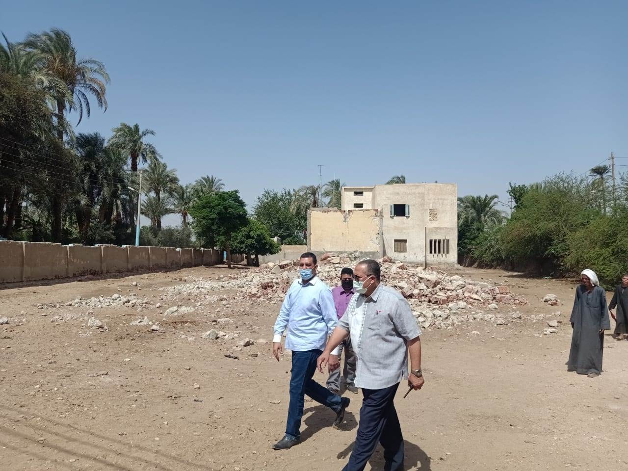 السكرتير_المساعد_يتفقد_مشروعات_حياة_كريمة_بالفتح_والساحل_(9)