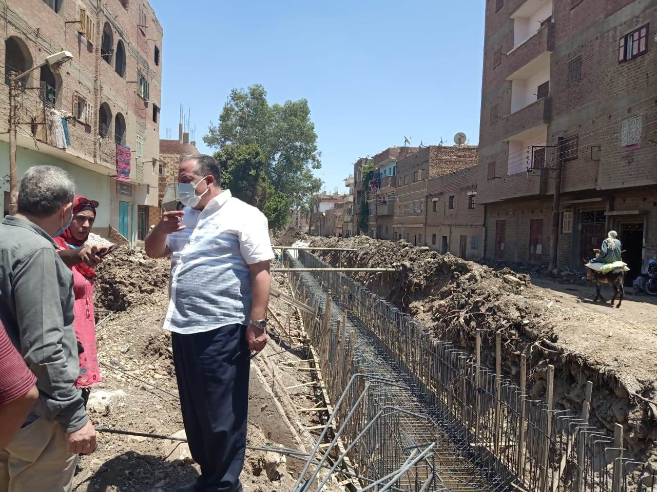 السكرتير_المساعد_يتفقد_مشروعات_حياة_كريمة_بمركز_أبنوب_(4)