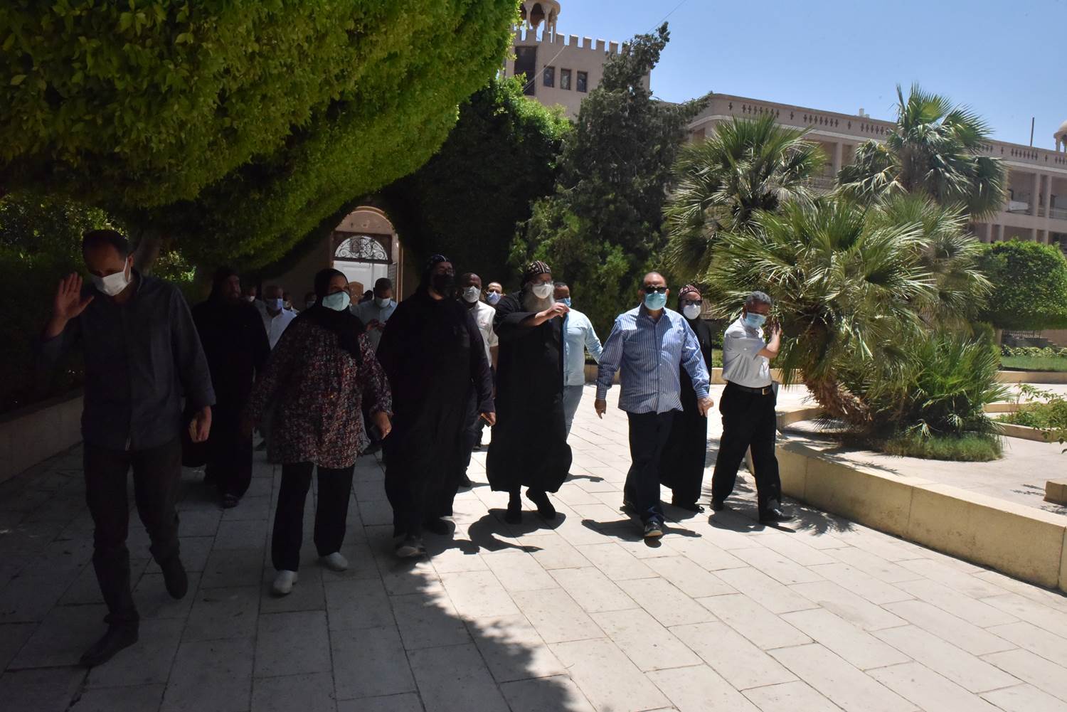 محافظ_أسيوط_يتفقد_تطوير_مسار_رحلة_العائلة_المقدسة_بالقوصية_ويزور_الدير_المحرق_(4)
