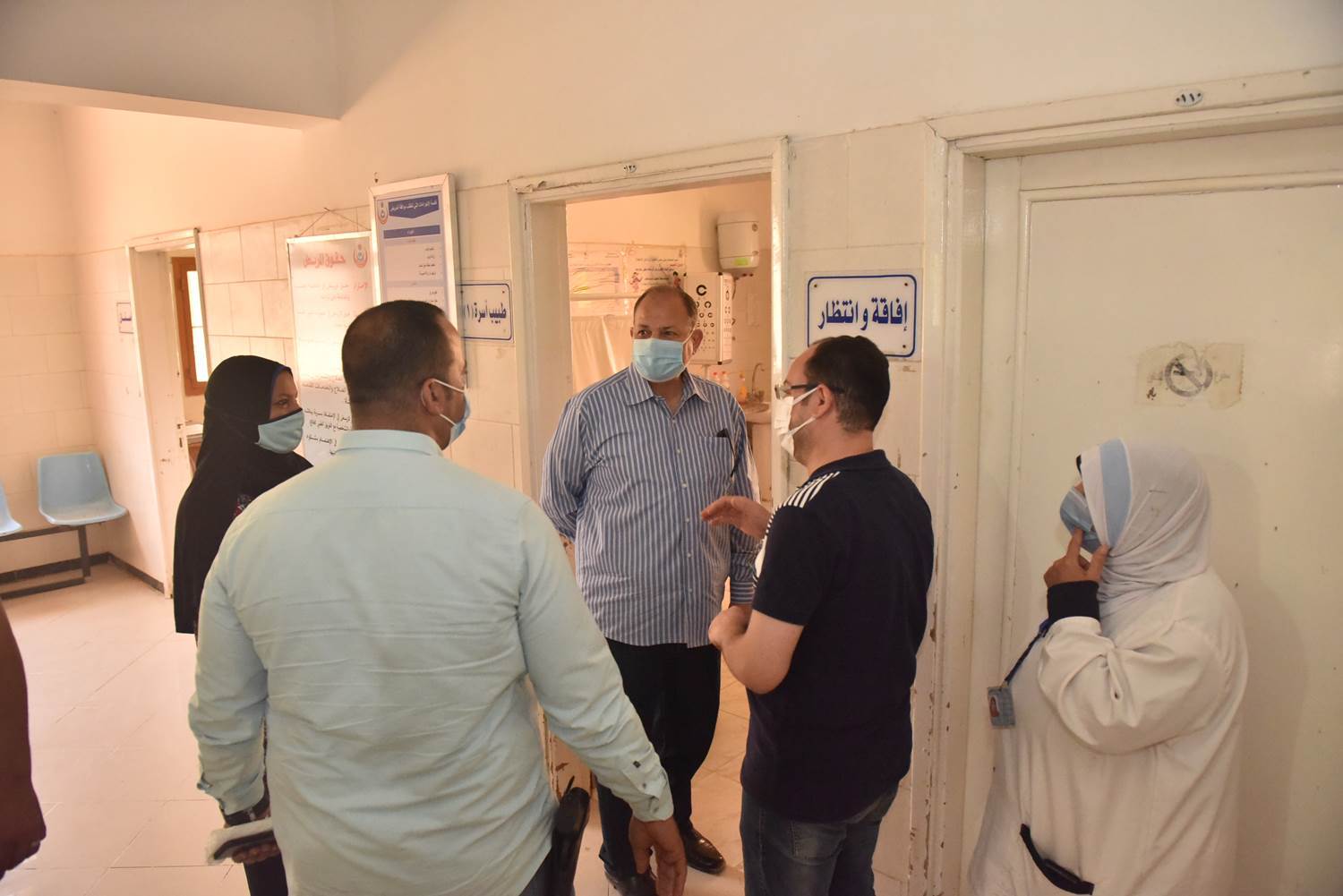 محافظ_أسيوط_يتفقد_مركز_الرعاية_الصحية_الأولية_بقرية_السراقنا_بالقوصية_(8)