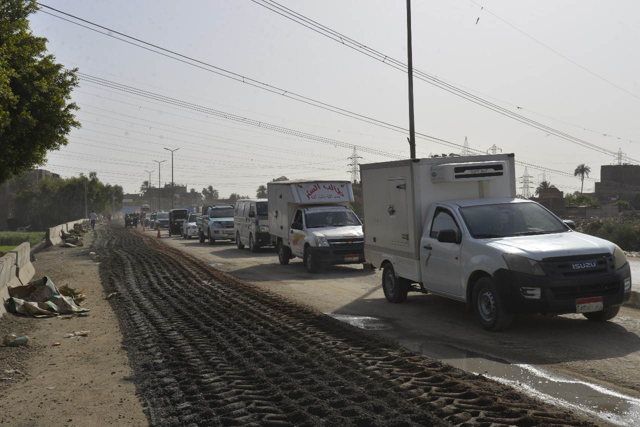 محافظ_أسيوط_يتفقد_استكمال_أعمال_رصف_الطريق_الدائري_بحي_غرب_(11)