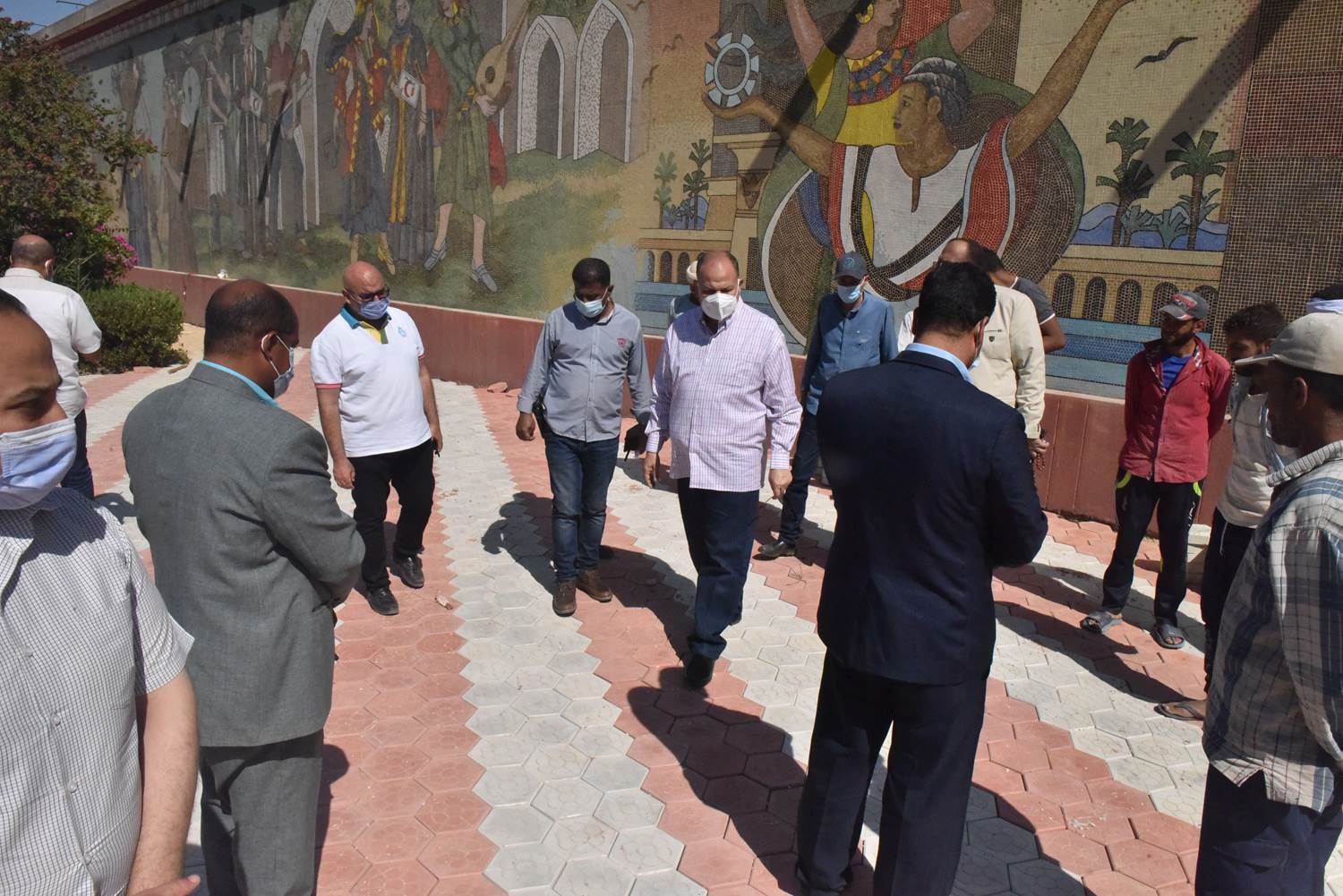 محافظ_أسيوط_يتفقد_تطوير_بعض_الشوارع_بحي_غرب_(8)