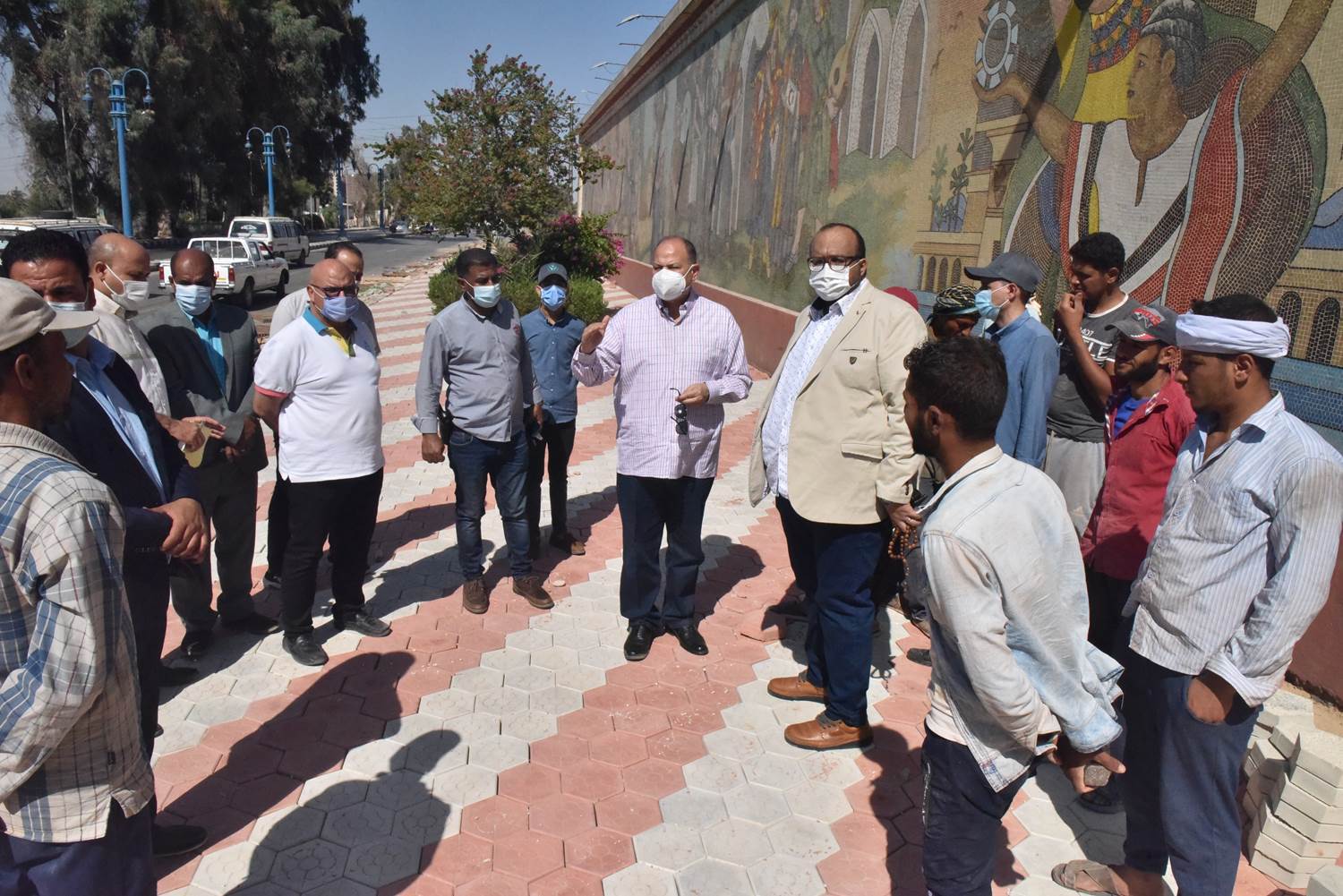محافظ_أسيوط_يتفقد_تطوير_بعض_الشوارع_بحي_غرب_(9)