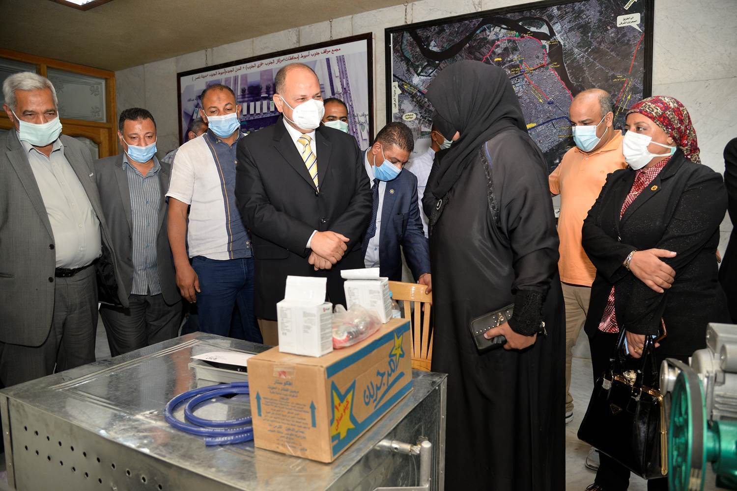 محافظ_أسيوط_يوزع_ومشروعات_لعدد_103_أسرة_من_الأسر_الأكثر_احتياجًا_(5)