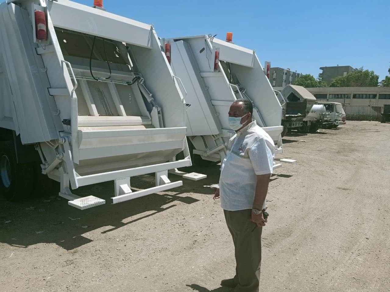 السكرتير_المساعد_يتابع_الحملة_الميكانيكية_حي_شرق_وغرب_والانقاذ_السريع_(1)