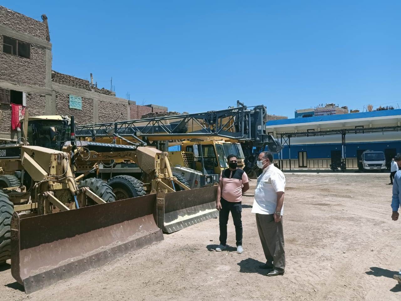 السكرتير_المساعد_يتابع_الحملة_الميكانيكية_حي_شرق_وغرب_والانقاذ_السريع_(10)