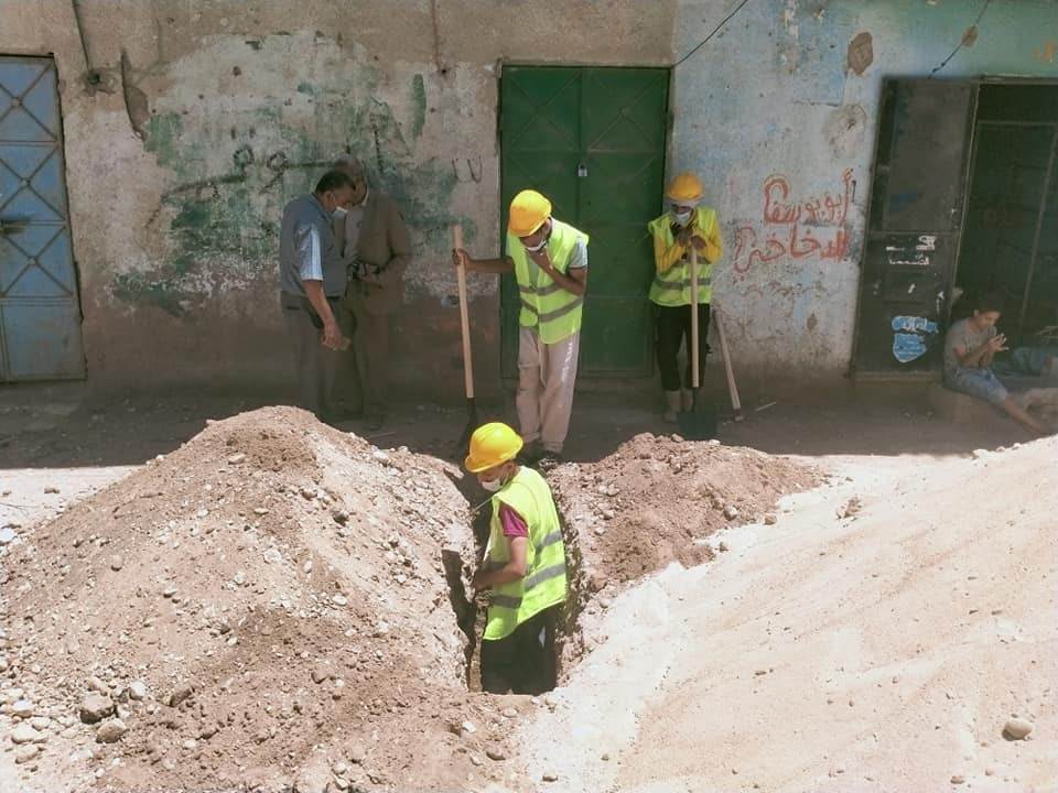 إحلال_وتجديد_مواسير_مياه_الشرب_الإسبستوس_إلى_بلاستيك_بقرية_النواورة_بالبداري_(4)