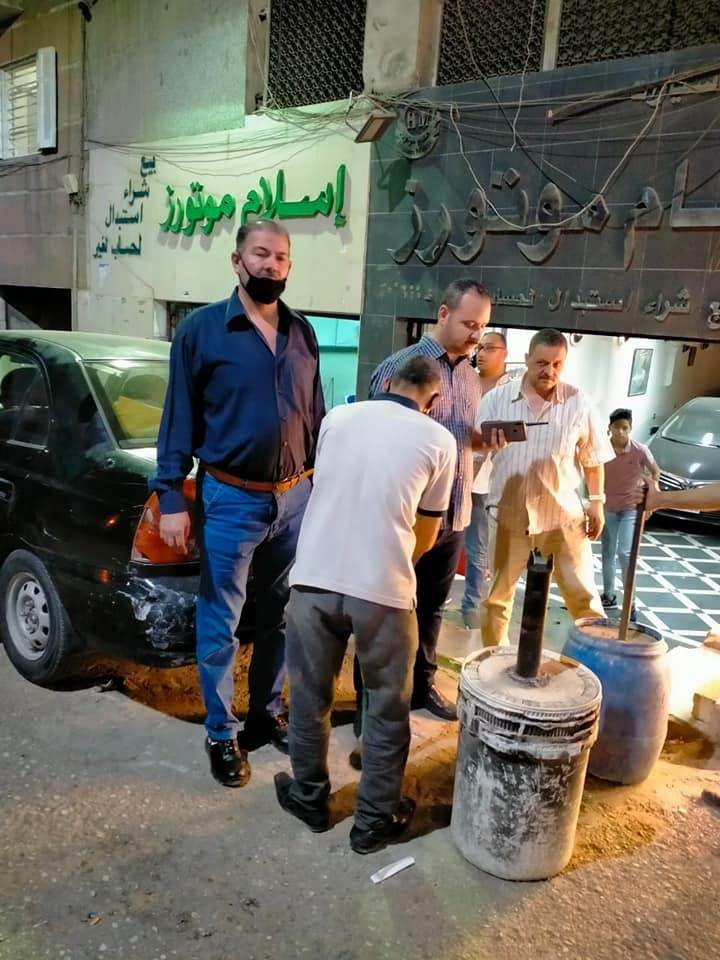 تنفيذ_حملات_لإزالة_الإشغالات_وتعديات_الباعة_الجائلين_والحواجز_الحديدية_والأسمنتية_بالقوصية_وحي_شرق_(5)