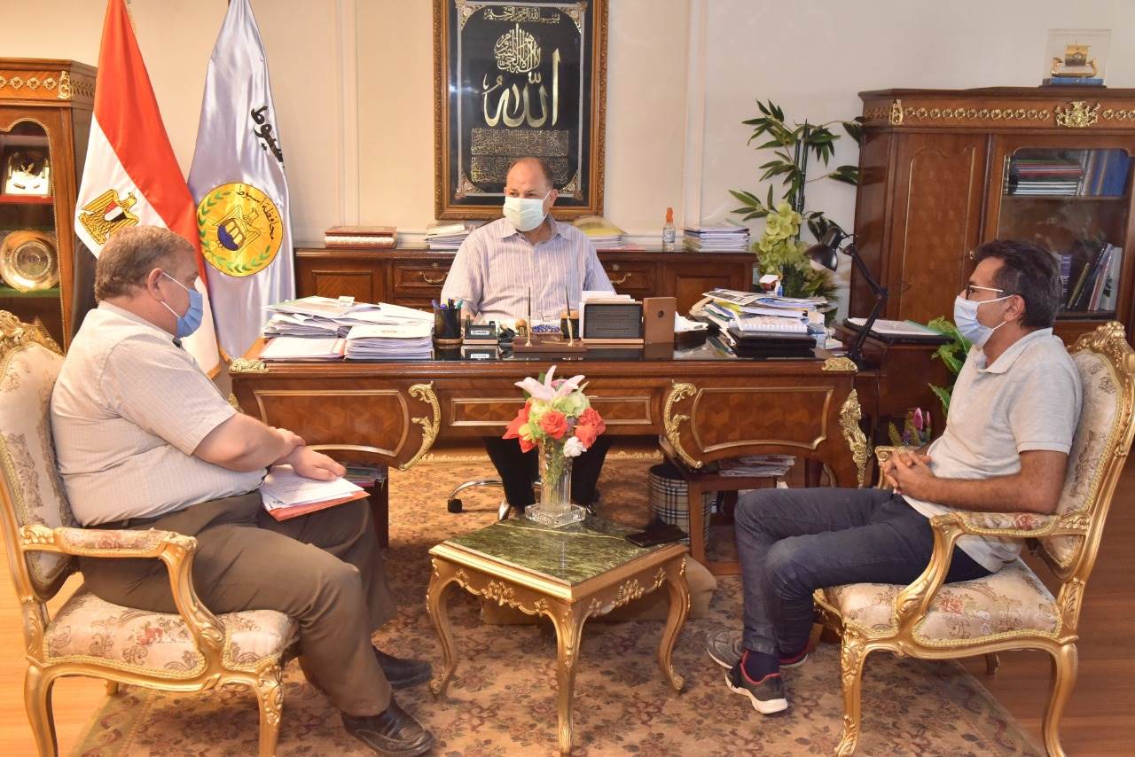 لقاء_مع_المقاولون_العرب_والاستثمار_بالمحافظة_(2)(1)