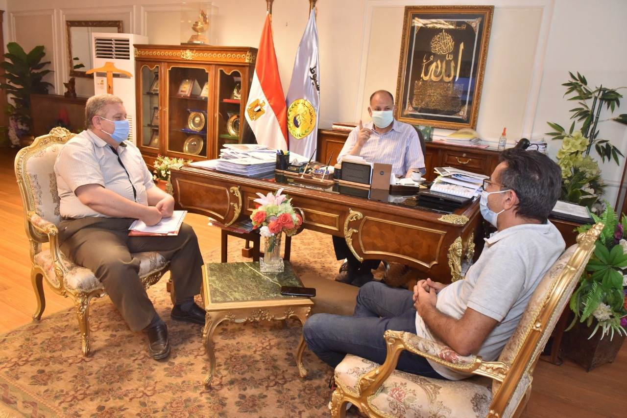 لقاء_مع_المقاولون_العرب_والاستثمار_بالمحافظة_(5)(1)