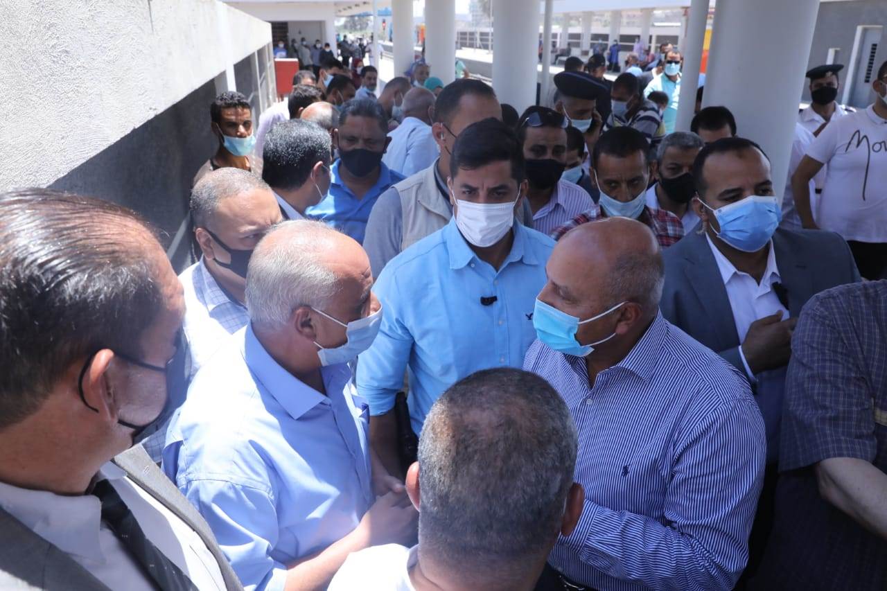 وزير_النقل_ومحافظ_أسيوط_يتفقدا_محطة_ديروط_للسكة_الحديد_وبرج_إشارات_ديروط_(7)