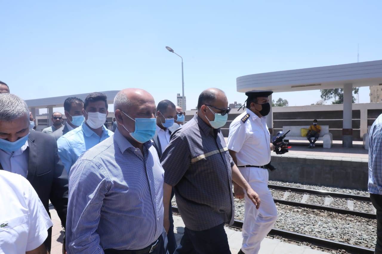 وزير_النقل_ومحافظ_أسيوط_يتفقدا_محطة_ديروط_للسكة_الحديد_وبرج_إشارات_ديروط_(8)