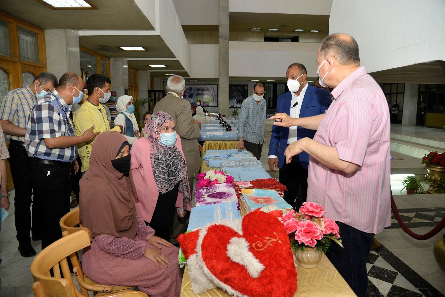 محافظ_أسيوط_يعلن_دعمه_الكامل_لذوات_الهمم_والسيدات_المعيلات_في_إقامة_مشروعات_صغيرة_ومتناهية_الصغر_(7)