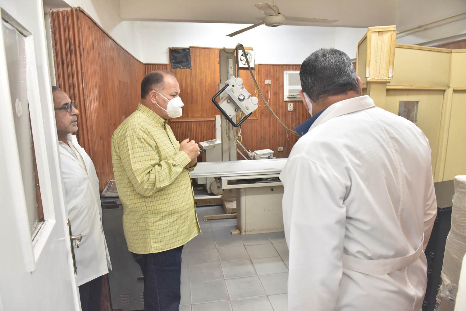 محافظ_أسيوط_يتفقد_انشاء_مستشفى_ساحل_سليم_النموذجي_الجديد_ويتابع_سير_العمل_بالمستشفى_المركزي_(18)