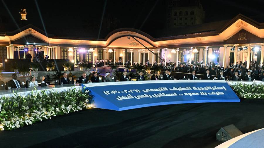 الحكومة تطرح الترددات الجديدة لشركات المحمول بحق الانتفاع وسدادها بالدولار