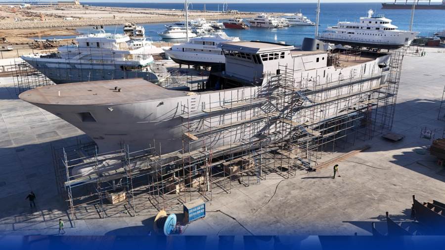 قناة السويس ترصد 53 مليون دولار لتطوير أسطول خدمات البترول