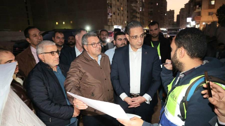 محافظ الجيزة يتفقد محطة مناولة المريوطية ويتابع منظومة النظافة ميدانيًا