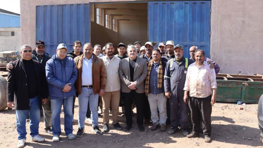 اللواء الحسين فرحات يتفقد المجمع السمكي بالمنزلة ويفتتح مصنع أعلاف المنزلة