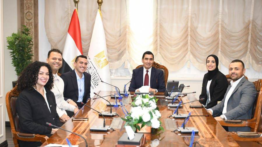 وزير الرياضة يلتقي لجنة اللاعبين باللجنة الأولمبية لتوفير الاحتياجات الفنية والتأهيلية 