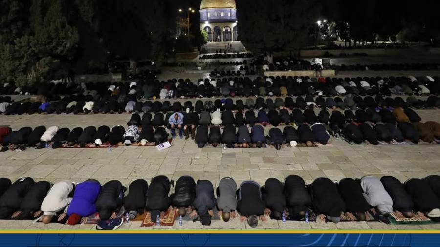  35 ألف مصلٍ يؤدون صلاتي العشاء والتراويح في المسجد الأقصى
