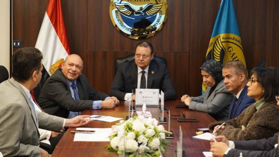 مصر تضع أول ضوابط طبية لعمليات التجميل واستخدام أجهزة الليزر