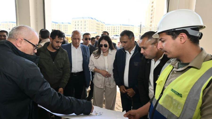 وزيرة الإسكان تتفقد الحي اللاتيني ومركز المؤتمرات والمعارض بمدينة العلمين الجديدة